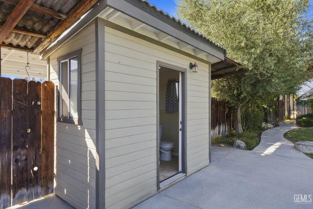 10718 Dee Dee Avenue, Bakersfield, CA 93312