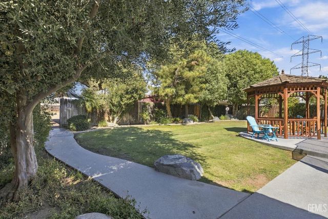 10718 Dee Dee Avenue, Bakersfield, CA 93312