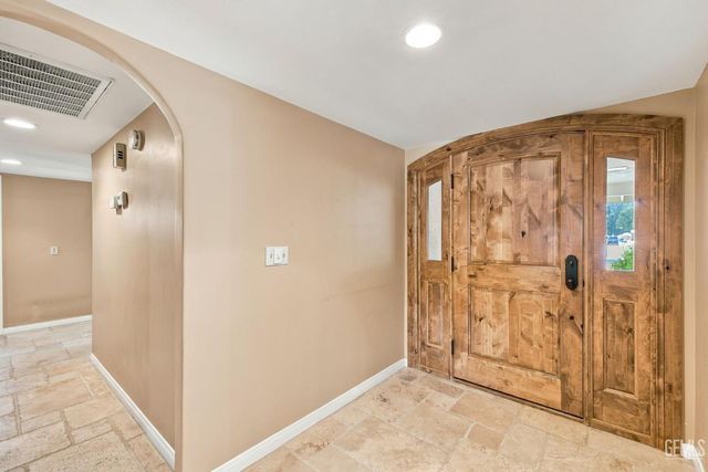 10718 Dee Dee Avenue, Bakersfield, CA 93312