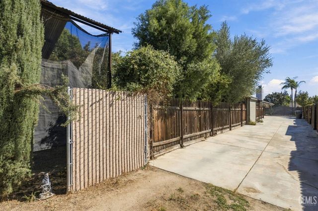10718 Dee Dee Avenue, Bakersfield, CA 93312