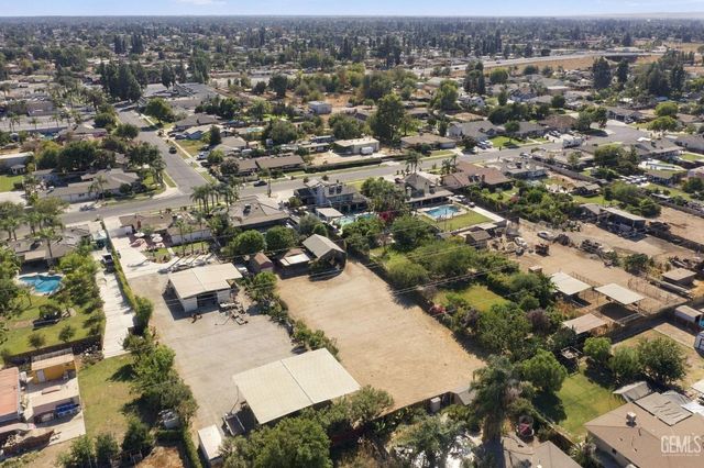 10718 Dee Dee Avenue, Bakersfield, CA 93312