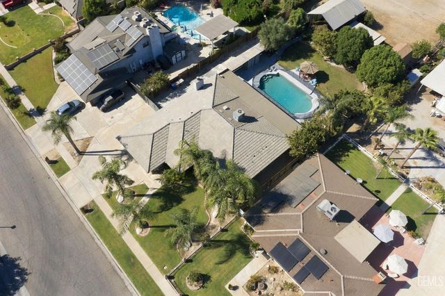 10718 Dee Dee Avenue, Bakersfield, CA 93312