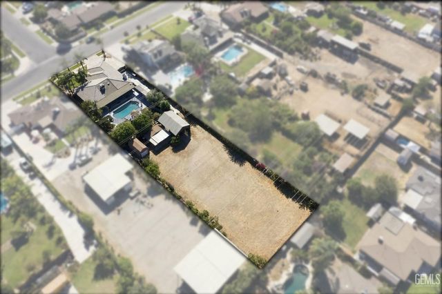 10718 Dee Dee Avenue, Bakersfield, CA 93312