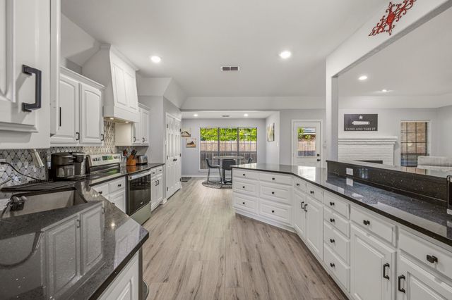 1703 Sully Court, Stephenville, TX 76401