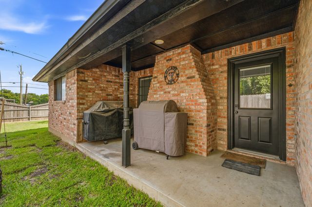 1703 Sully Court, Stephenville, TX 76401