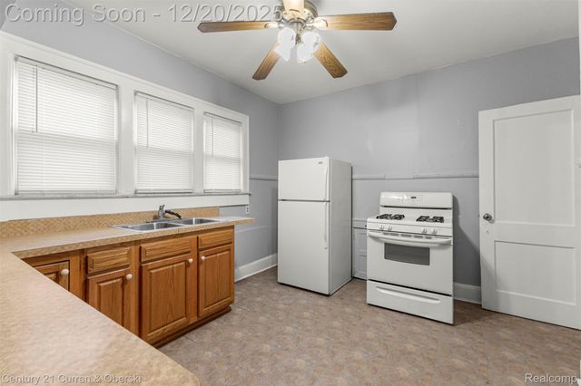 2015 Gladstone Street, Detroit, MI 48206