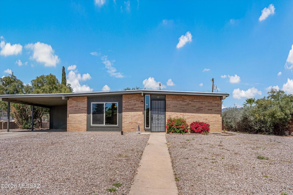 7617 E Morelos Place, Tucson, AZ 85710