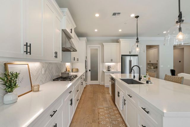 1547 Van Ruiten Dr, Lodi, CA 95242