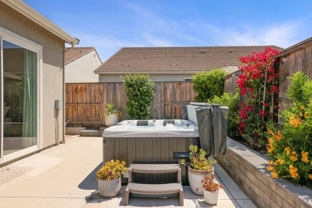 1547 Van Ruiten Dr, Lodi, CA 95242
