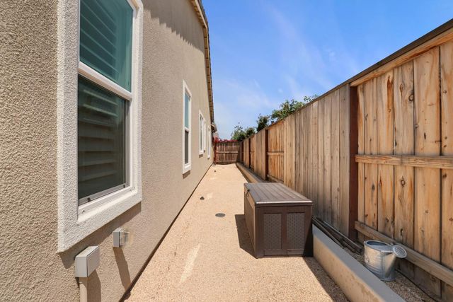 1547 Van Ruiten Dr, Lodi, CA 95242