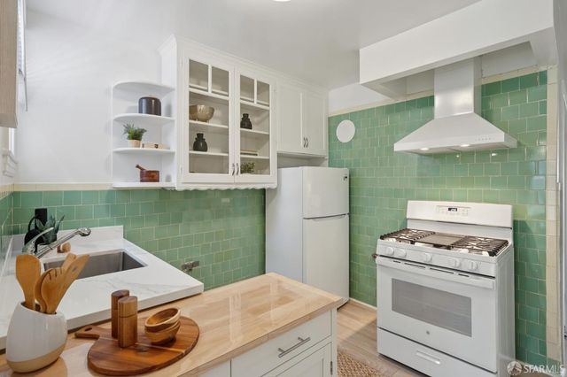 423 Lakeview Avenue, San Francisco, CA 94112