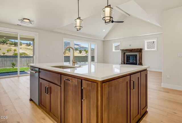 491 Autumn Hills Drive, Medford, OR 97504