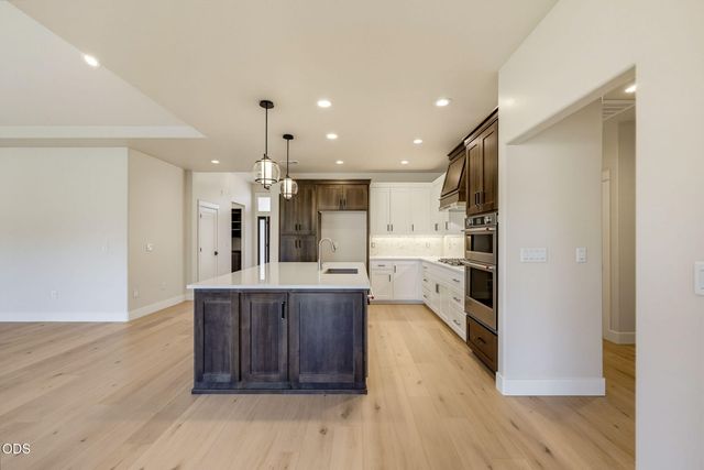 491 Autumn Hills Drive, Medford, OR 97504