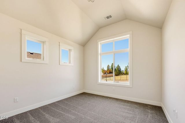 491 Autumn Hills Drive, Medford, OR 97504
