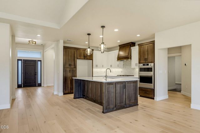 491 Autumn Hills Drive, Medford, OR 97504