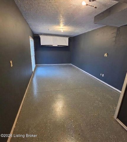 4013 Stonelanding Ct, Louisville, KY 40272