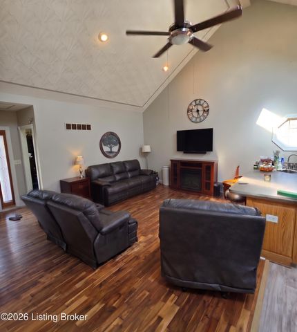 4013 Stonelanding Ct, Louisville, KY 40272