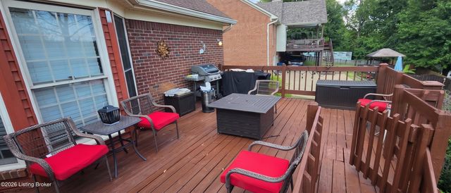 4013 Stonelanding Ct, Louisville, KY 40272