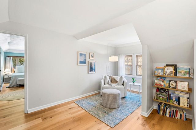 4325 N Morris BOULEVARD, Shorewood, WI 53211