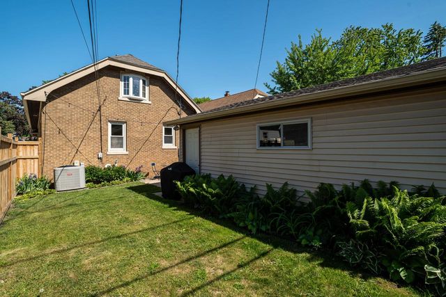 4325 N Morris BOULEVARD, Shorewood, WI 53211