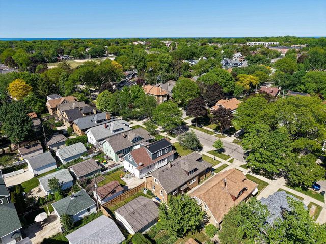 4325 N Morris BOULEVARD, Shorewood, WI 53211