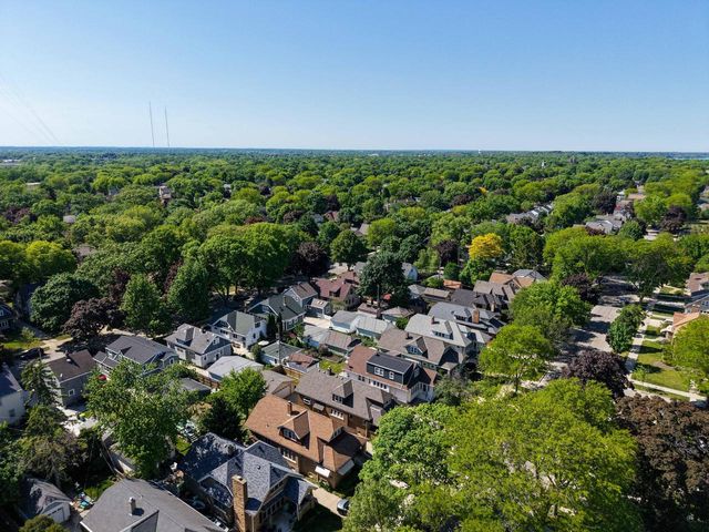 4325 N Morris BOULEVARD, Shorewood, WI 53211