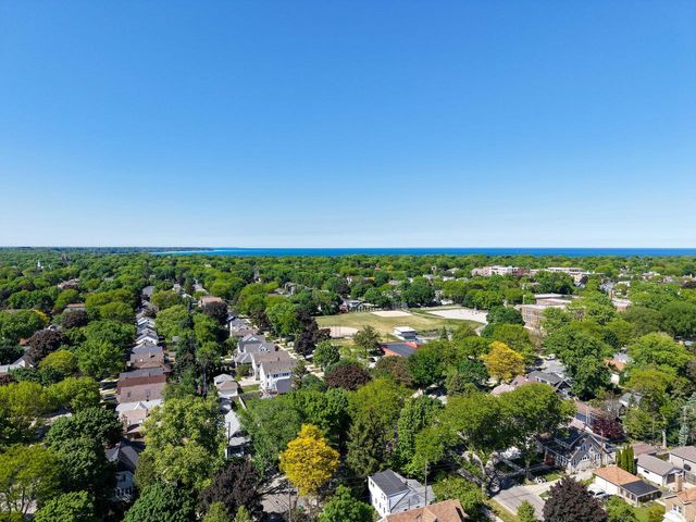 4325 N Morris BOULEVARD, Shorewood, WI 53211