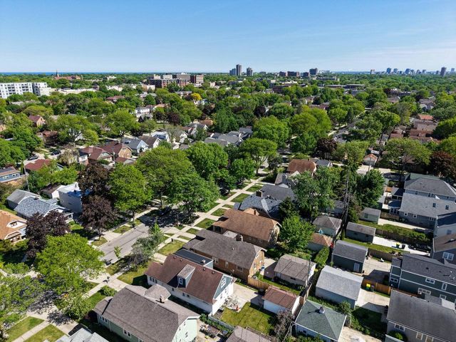 4325 N Morris BOULEVARD, Shorewood, WI 53211