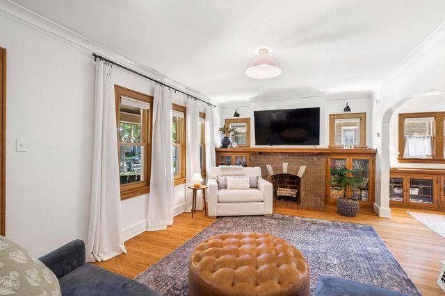 4325 N Morris BOULEVARD, Shorewood, WI 53211