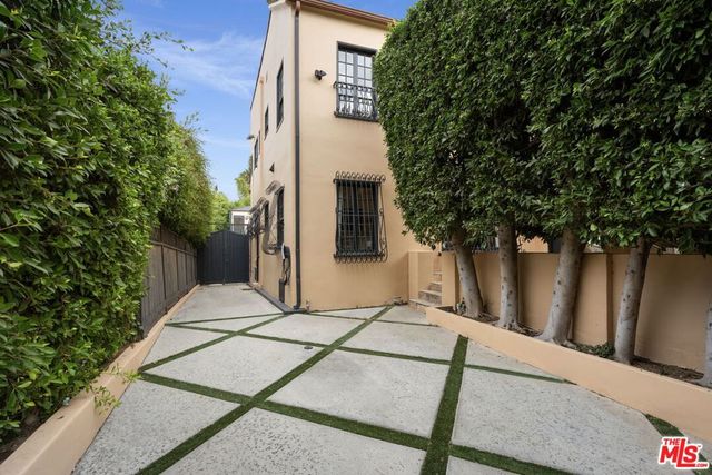 1116 -1118 S Highland Avenue, Los Angeles, CA 90019