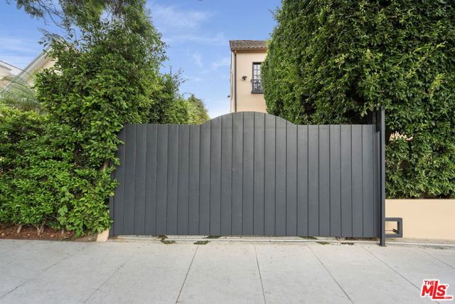 1116 -1118 S Highland Avenue, Los Angeles, CA 90019