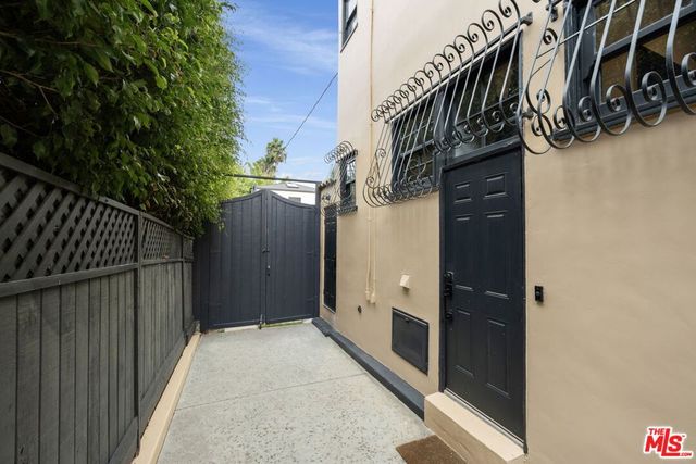 1116 -1118 S Highland Avenue, Los Angeles, CA 90019