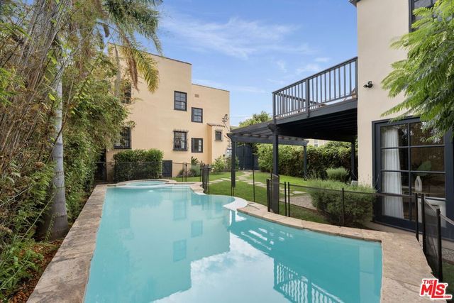 1116 -1118 S Highland Avenue, Los Angeles, CA 90019