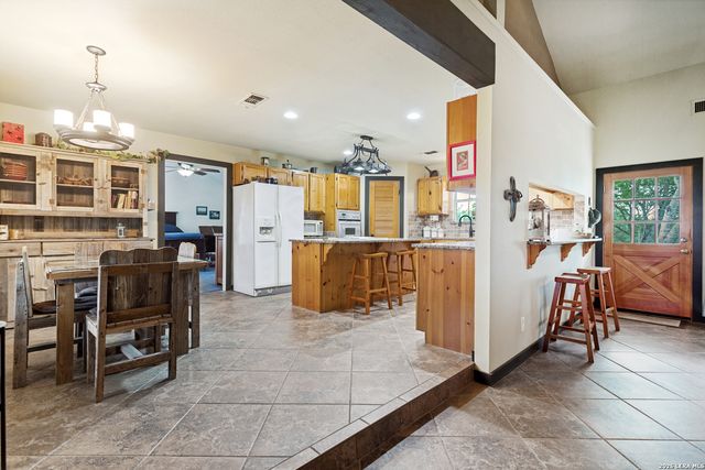 26371 Dull Knife Trl, San Antonio, TX 78255