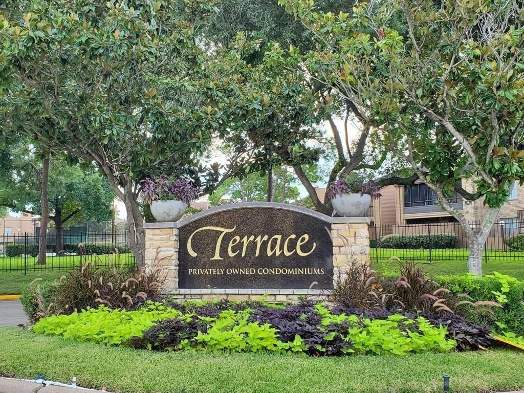 10555 Turtlewood Court 1006, Houston, TX 77072