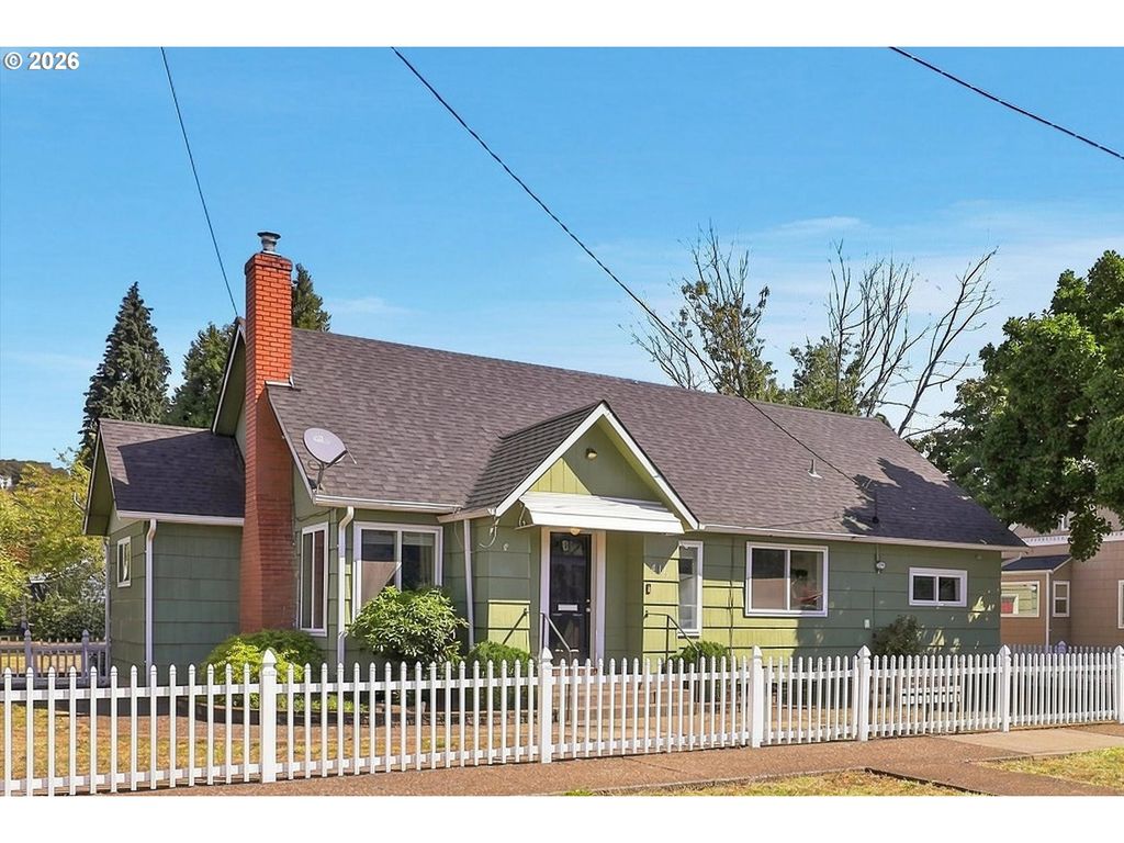 Image 1 of property listing at 411 Ne YAMHILL St, Sheridan, OR 97378