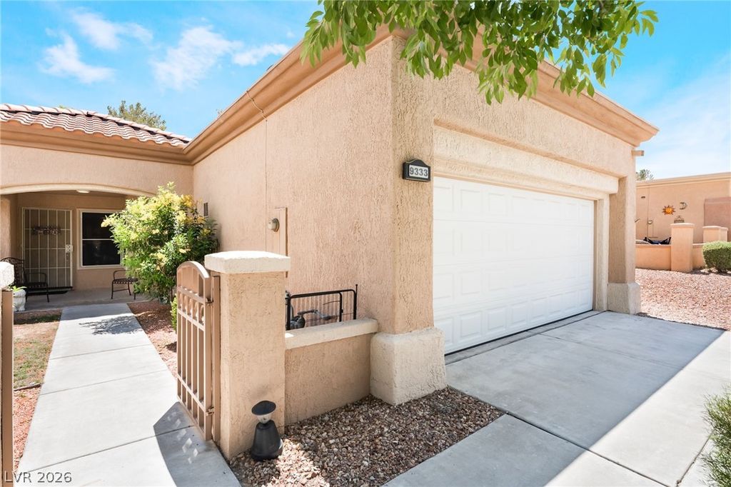 9333 Fresh Spring Drive, Las Vegas, NV 89134 — photo 4