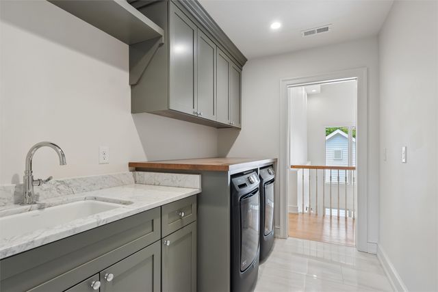 339 45th Street, Des Moines, IA 50312