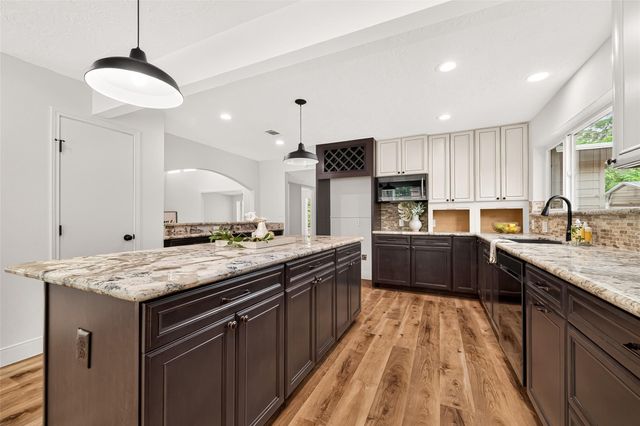 25915 Maplewood Drive, Spring, TX 77386