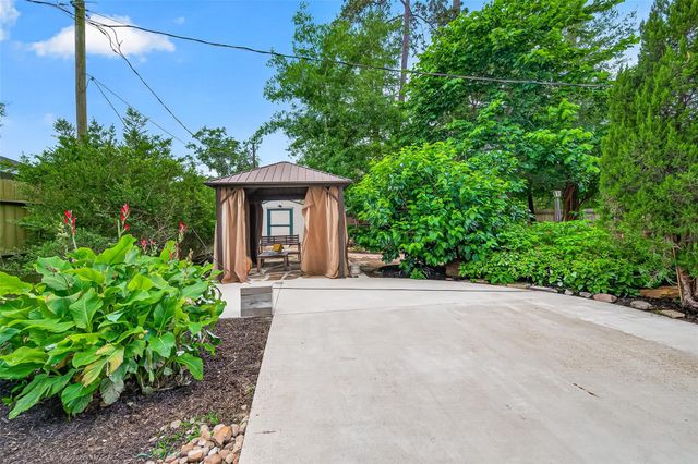 25915 Maplewood Drive, Spring, TX 77386