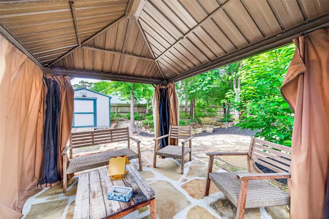 25915 Maplewood Drive, Spring, TX 77386