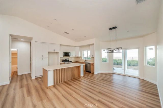 1114 Hollister, Pinon Hills, CA 92372