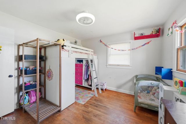 1004 North Barton Street, Johnson City, TN 37604
