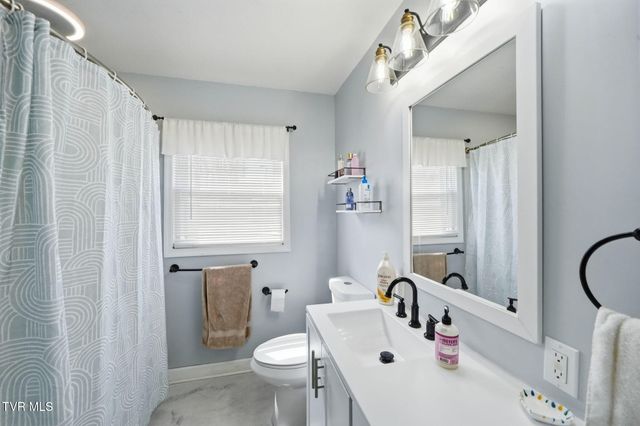 1004 North Barton Street, Johnson City, TN 37604
