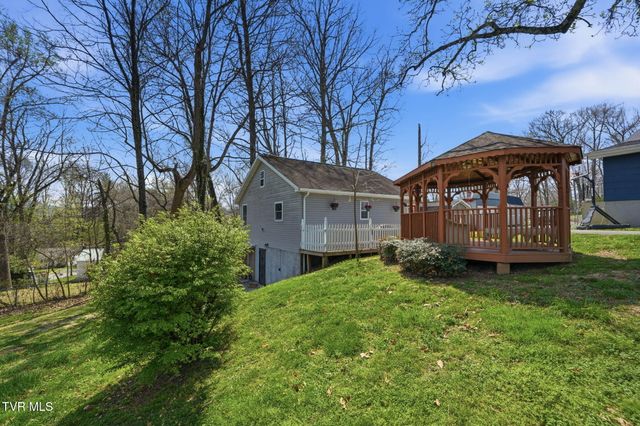 1004 North Barton Street, Johnson City, TN 37604