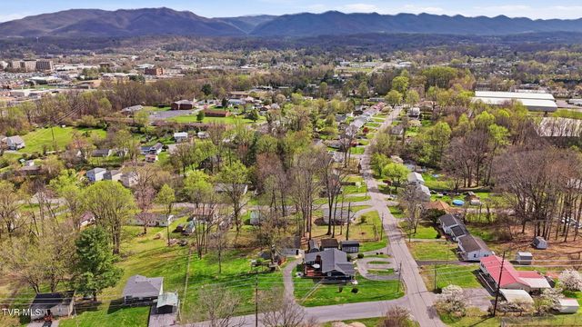 1004 North Barton Street, Johnson City, TN 37604