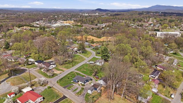 1004 North Barton Street, Johnson City, TN 37604