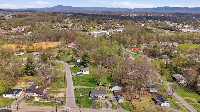 1004 North Barton Street, Johnson City, TN 37604
