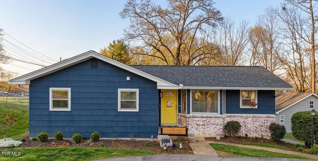 1004 North Barton Street, Johnson City, TN 37604