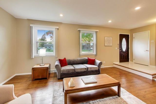 314 Anthony Road, Buffalo Grove, IL 60089